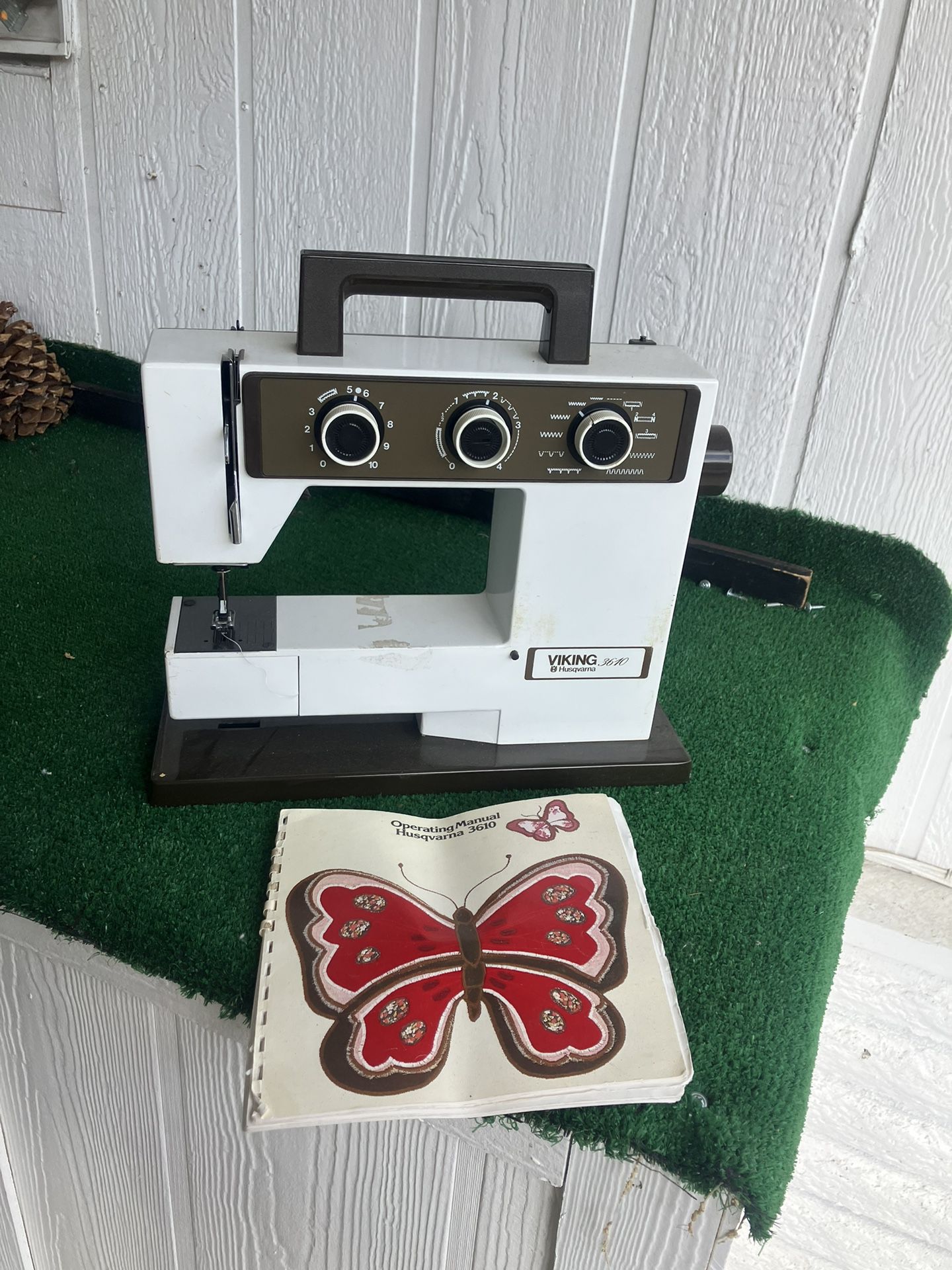 Sewing Machine With Cabinet
