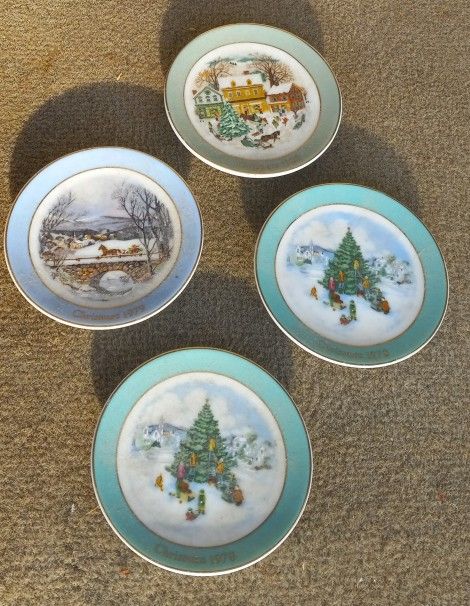 Miniature AVON Christmas Plates Ornaments. Adorable! Vintage.