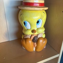 Vintage Adorable Tweety Bird Cookie Jar 1993 Warner Bros 11.5" Tall with Hat