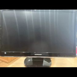 24” Samsung LCD Monitor 2494HM (1920x 1080)