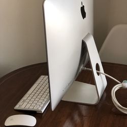 iMac 21.5 Inch., mid 2014  i5 . Ram 8 Gb  HD 500 Gb   OS Big Sur  Apple Wireless Mouse  Non-Apple Bluetooth Keyboard