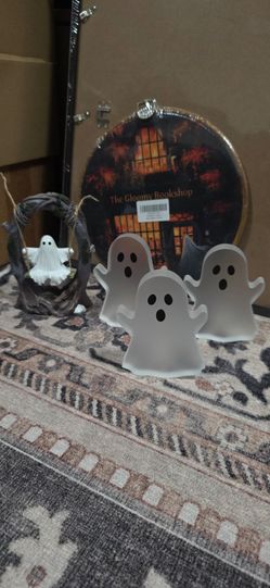 Halloween ghost decor