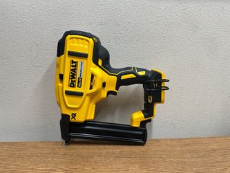 DEWALT DCN681B 20V MAX XR Lithium-Ion Cordless 18-Gauge Narrow Crown Stapler (Tool Only)