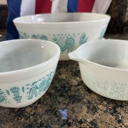 Antique Pyrex /3 Bowls