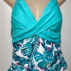 Stylish women's swimsuit. Size XL.30.