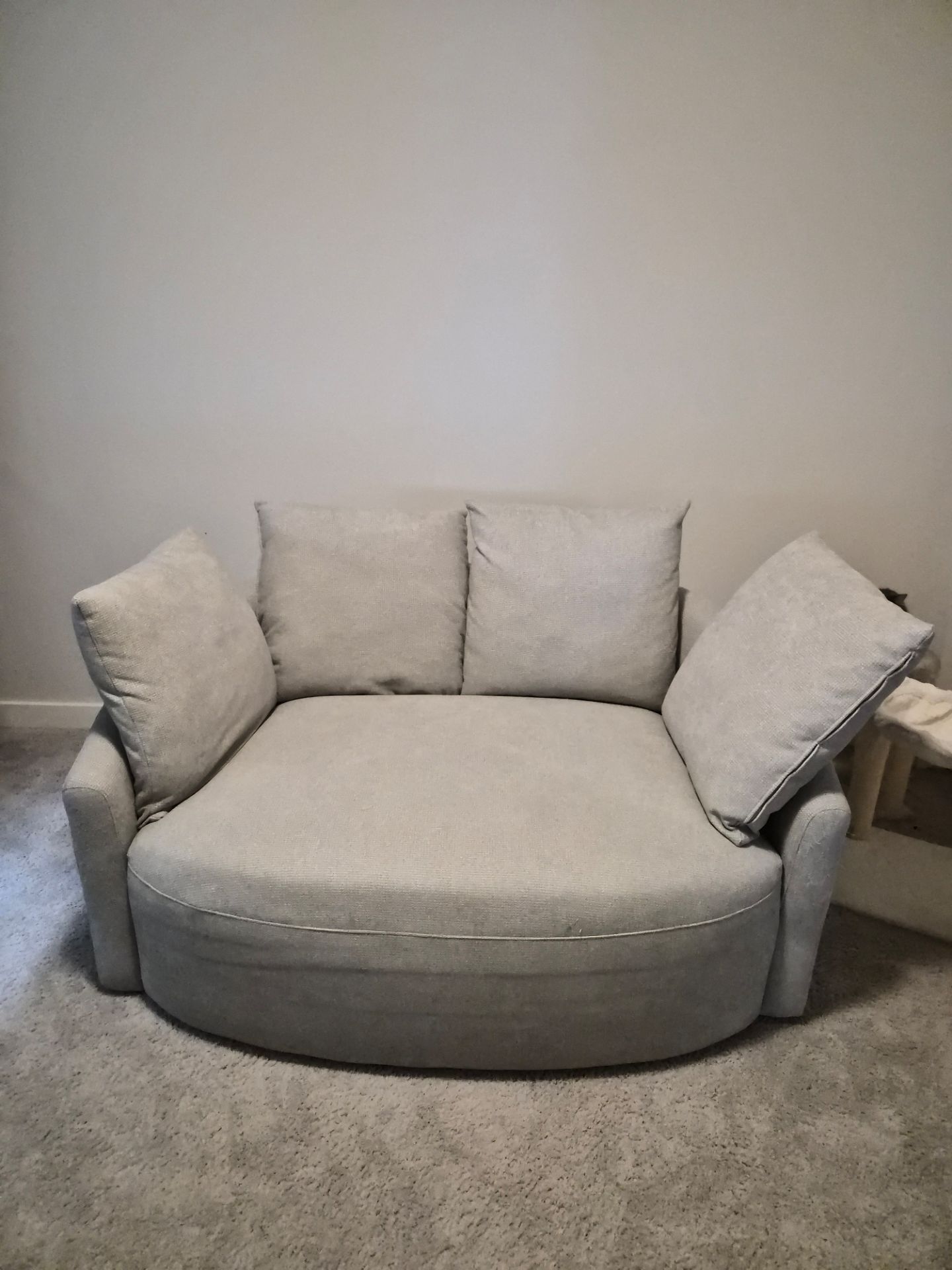 Thomasville swivel chair