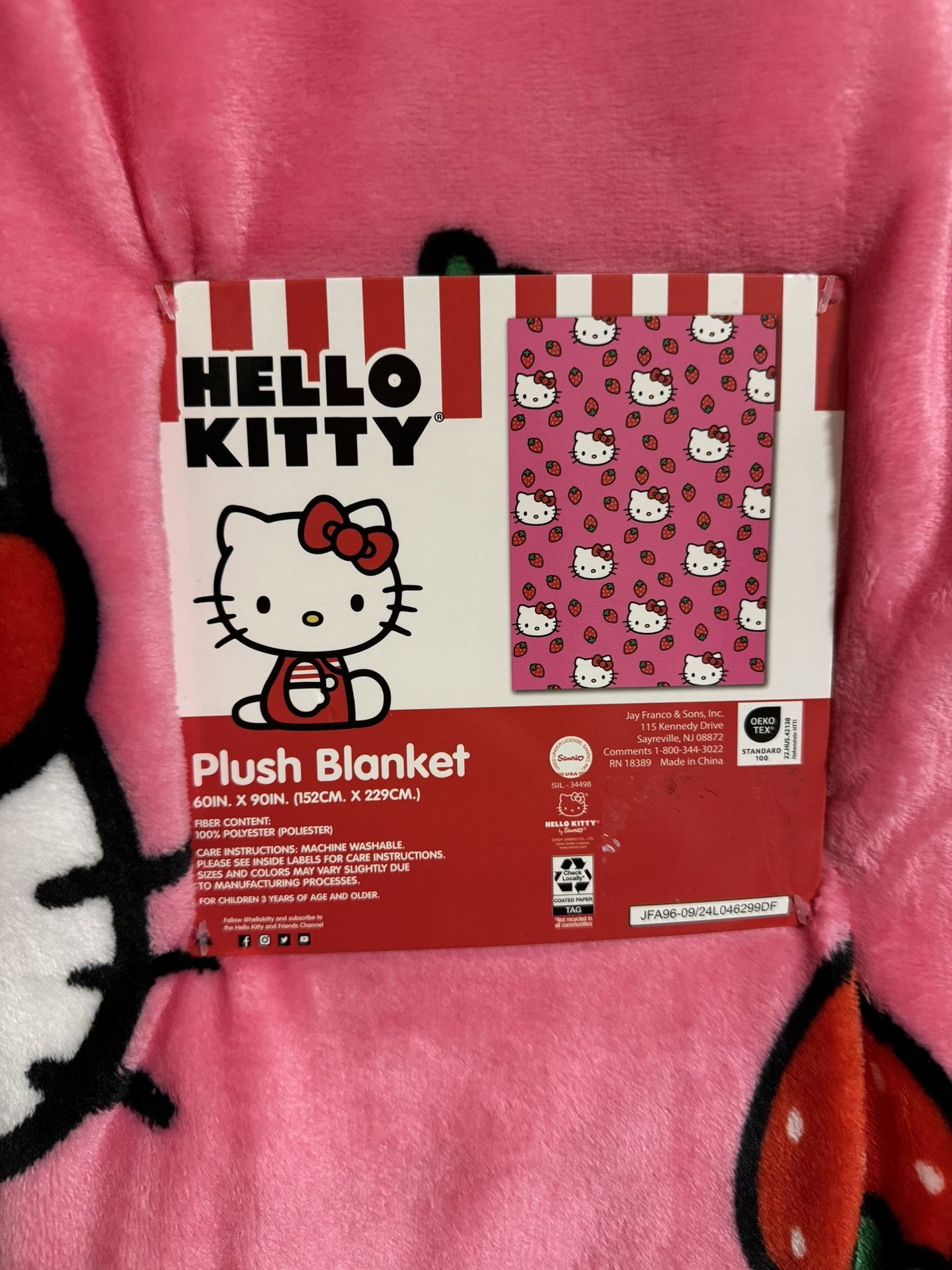 Sanrio Hello Kitty Pink Strawberry Plush Oversized Throw Blanket 60" x 90" NWT