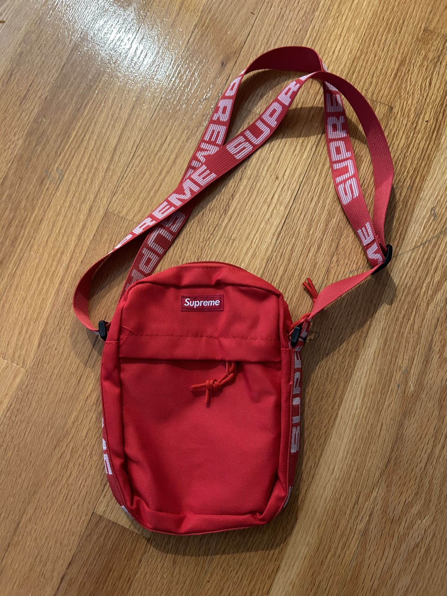 Authentic Supreme Men’s Crossbody Bag
