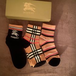 Burberry 3 Pair Unisex Socks With Gift Box 