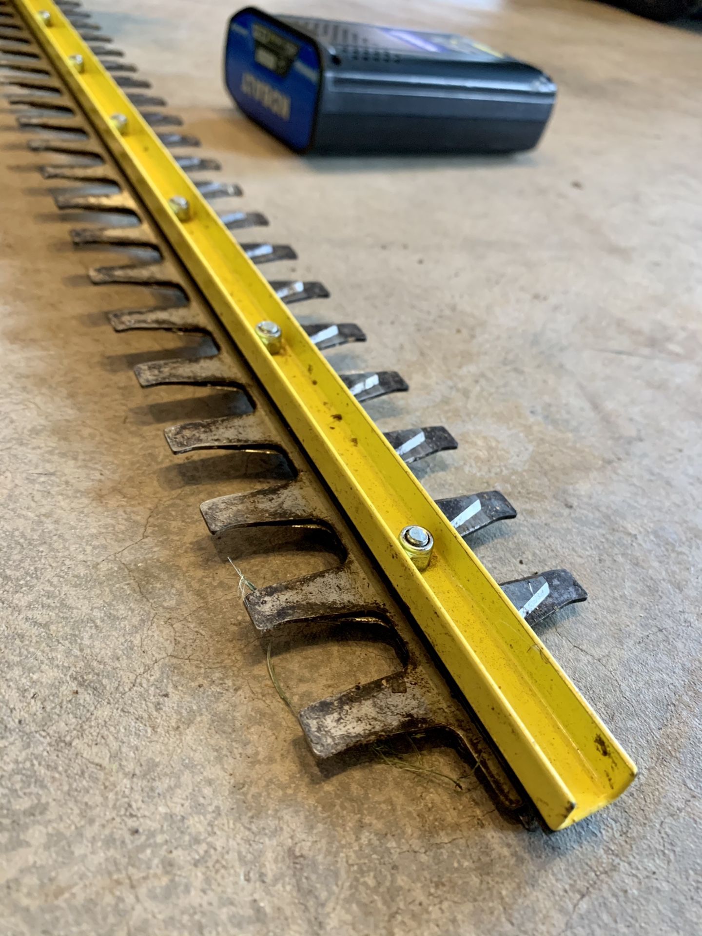 Kobalt 40 Volt Hedge Trimmer for Sale in Bonney Lake, WA OfferUp