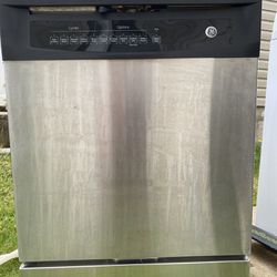 24” Inch GE  Dishwasher  , In Great Condition 