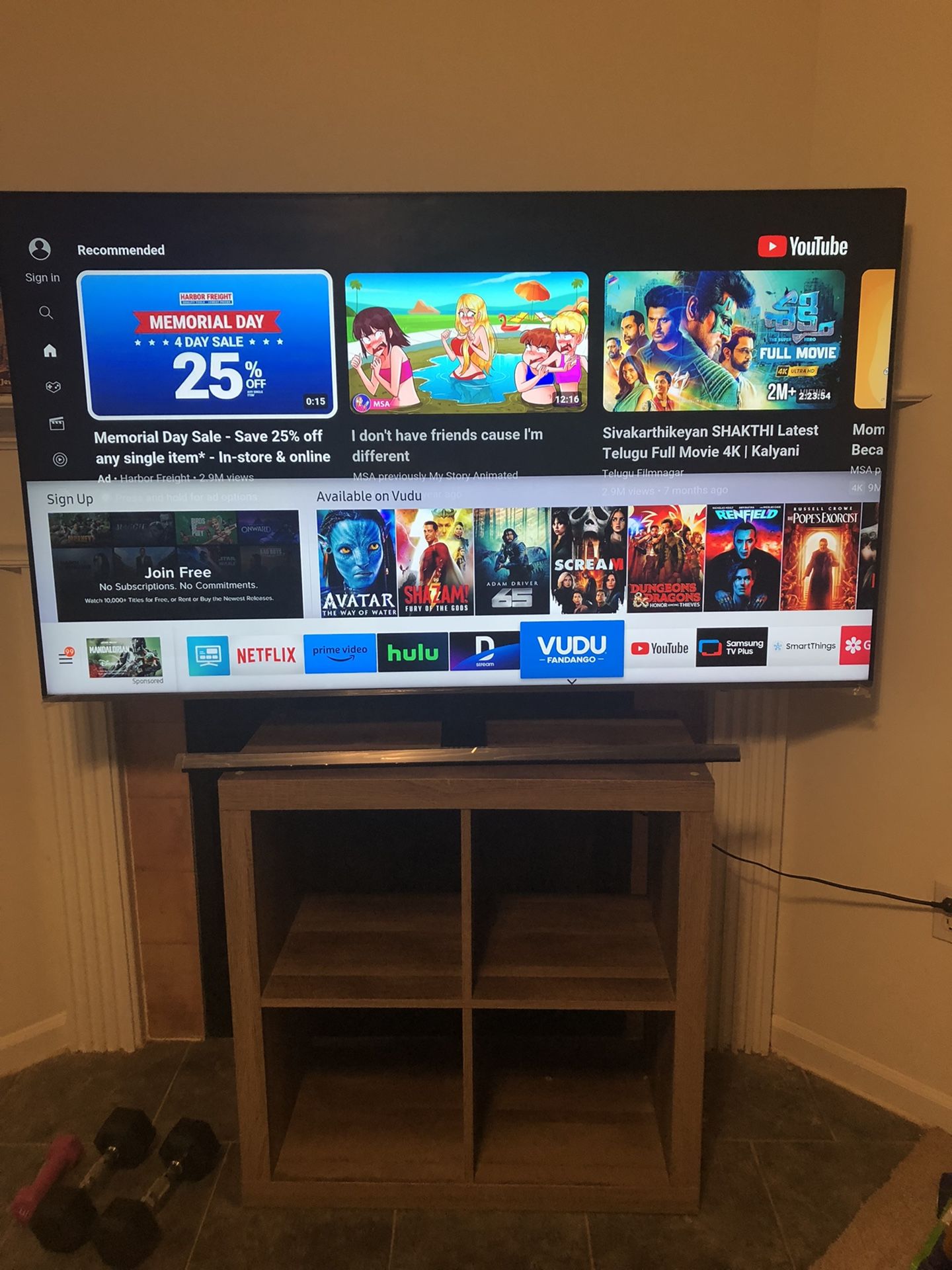 Samsung 65 Inch Uhd Smart Tv With Tv Stand 