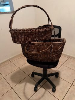 2 wicker basket