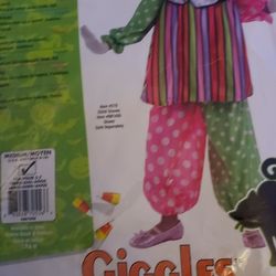 Pants, top, matching hat

Value costume

Child medium best fits children 8 to 10 years old, up to 54 Inch tall with up to 30 inch waist and 32 inch ch