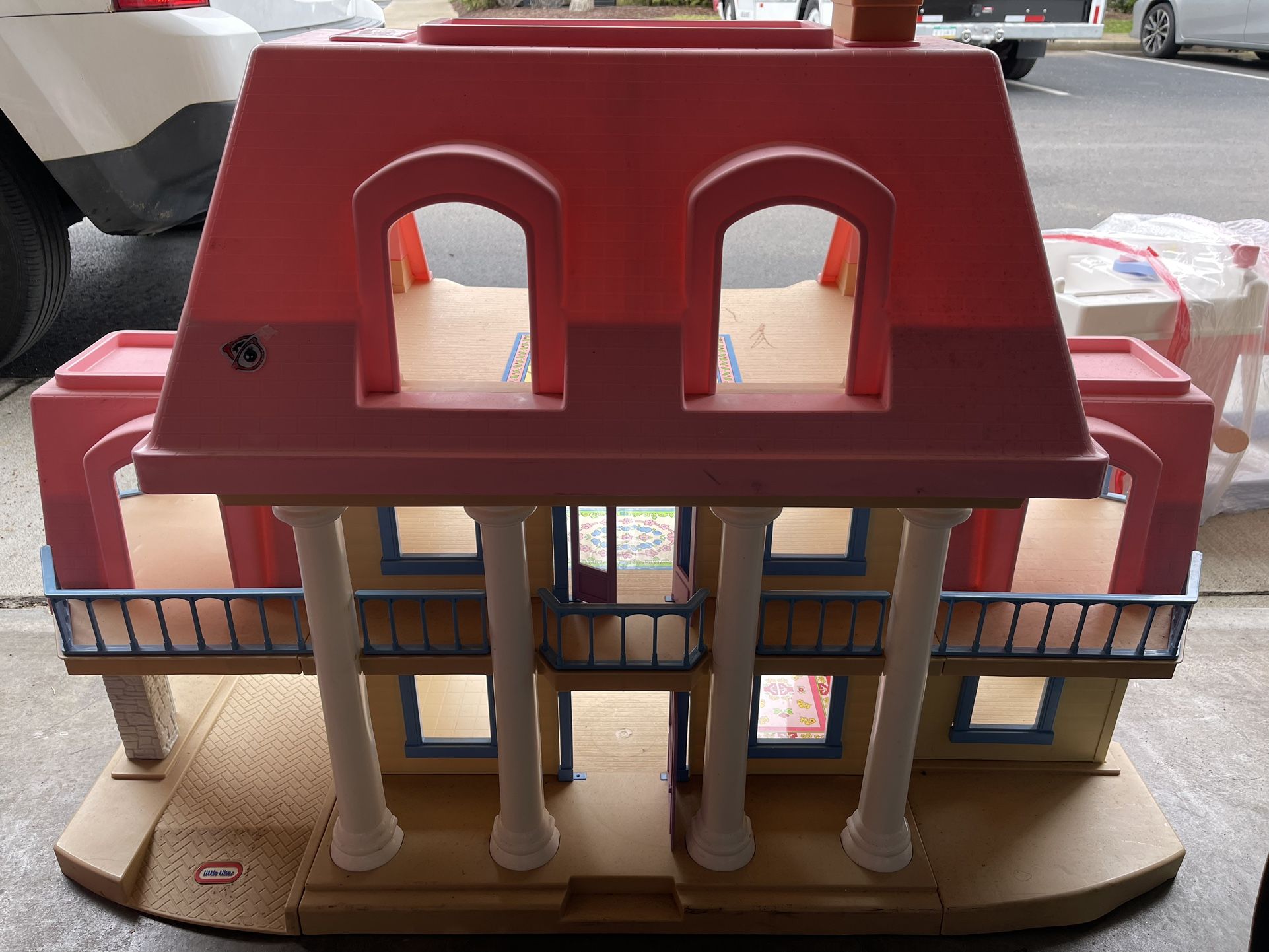 Little Tikes Grand Mansion.