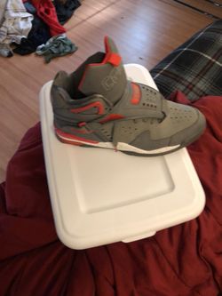 Larry Johnson converse