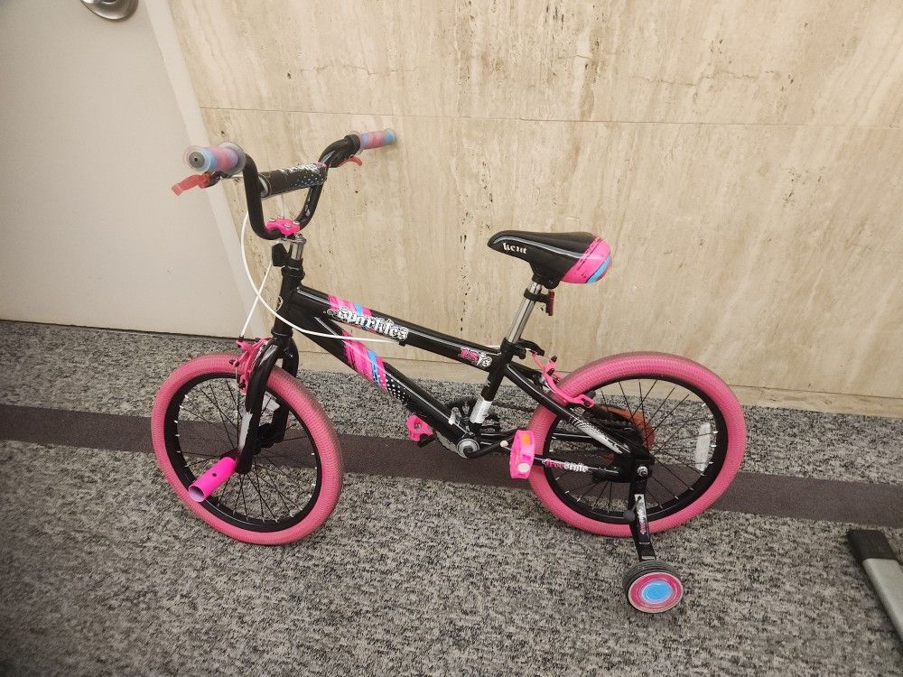 Kent Sparkles 18" BMX bike for kids, typically suited for ages 5-8.
