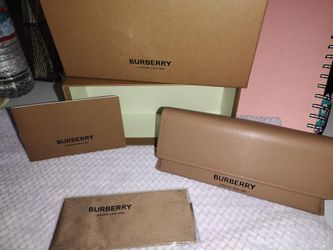 BURBERRY EYEGLASSES CASE