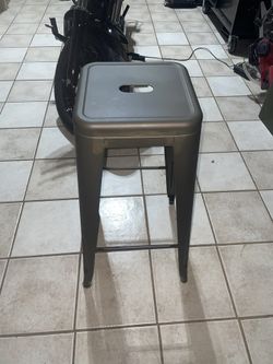BAR STOOL