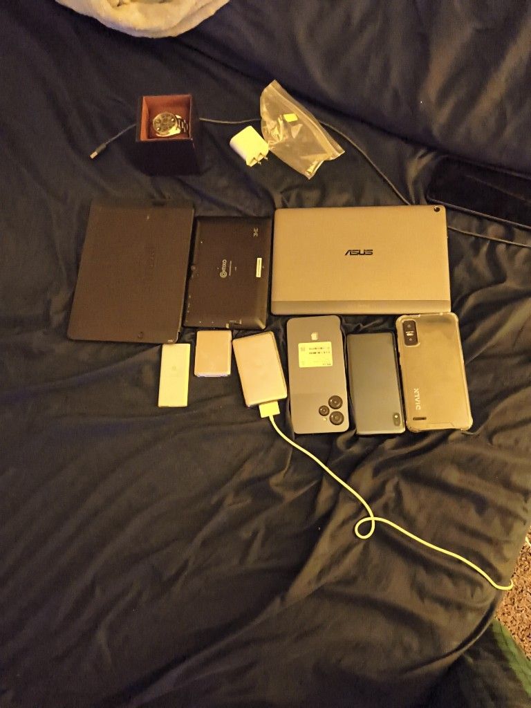 3 Tablets 3phones 3 i. pods