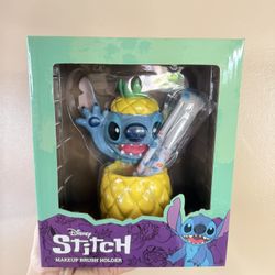 Stitch Makeup Holder + Makeup Brushes 