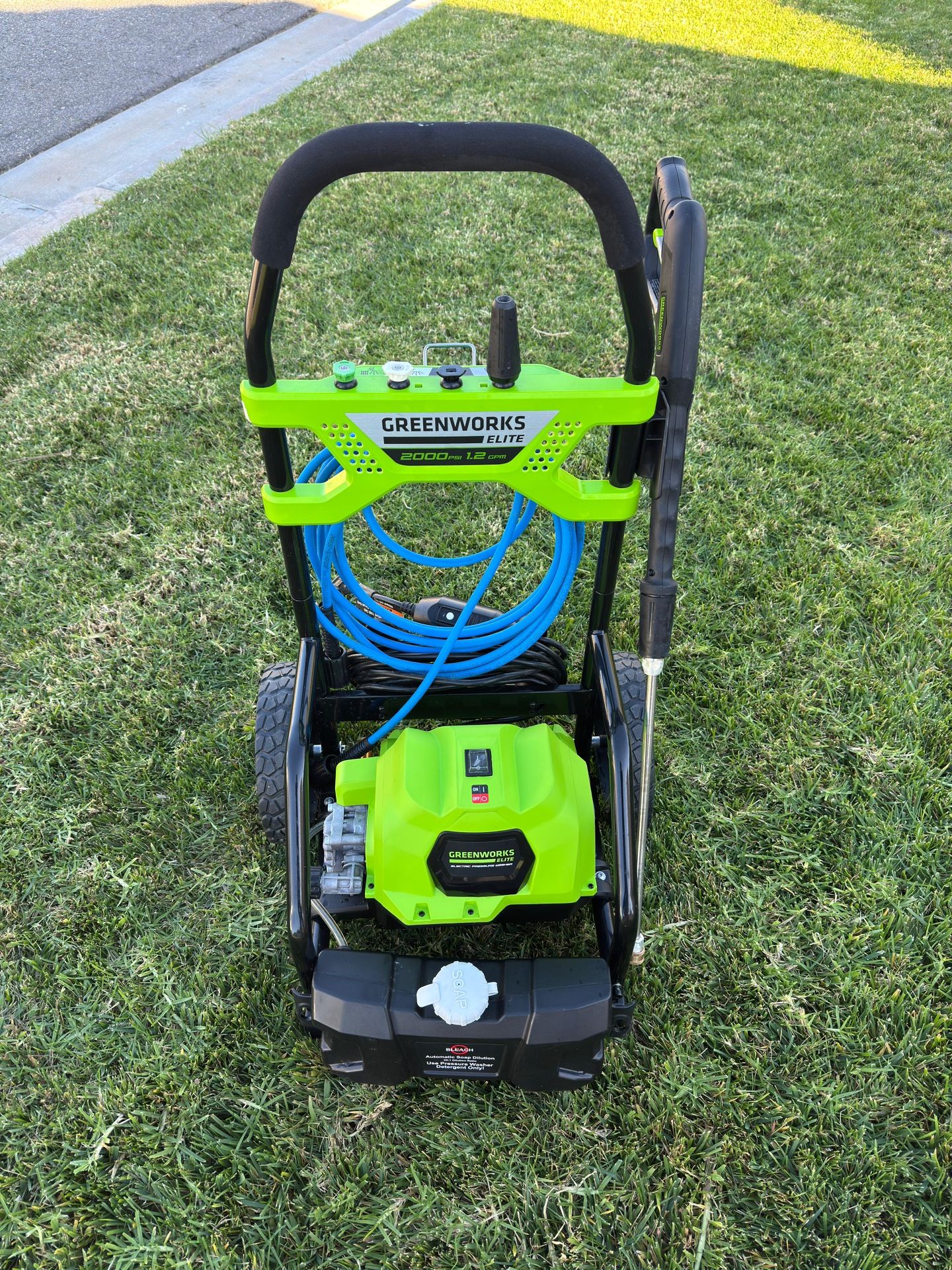 Greenworks 2000psi electric pressure washer