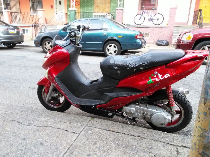 Longbo Adventure LB150T-12 150cc Scooter