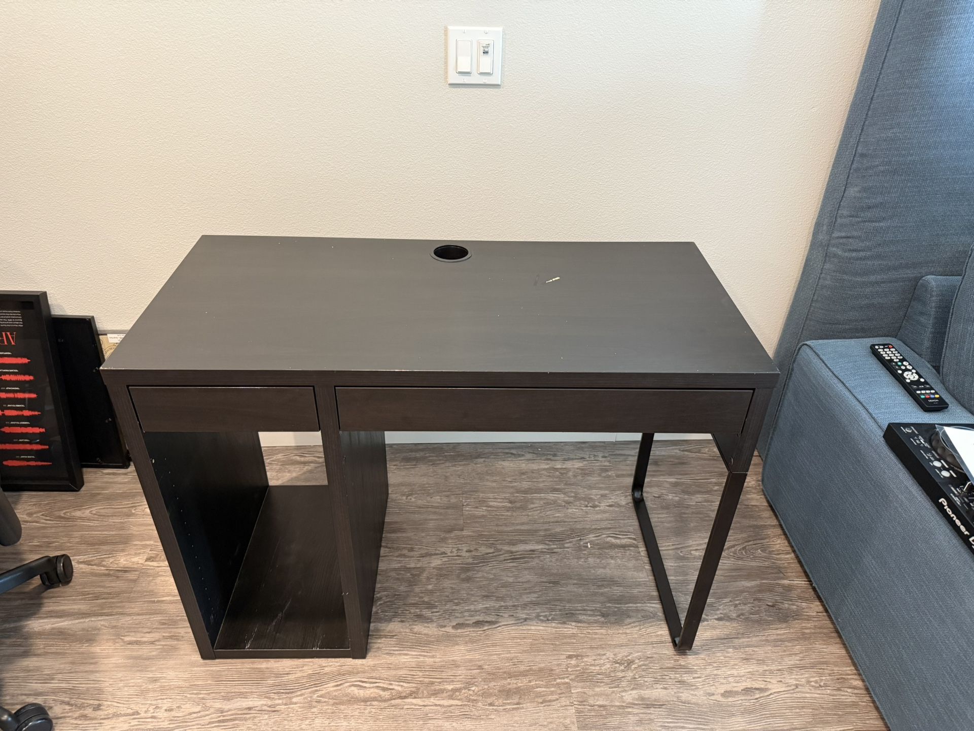 IKEA micke Desk