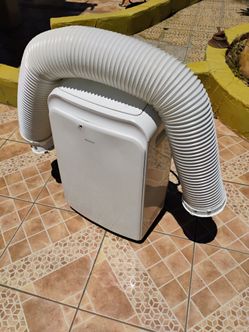 Aire acondicionado insignia 12,000 BTU