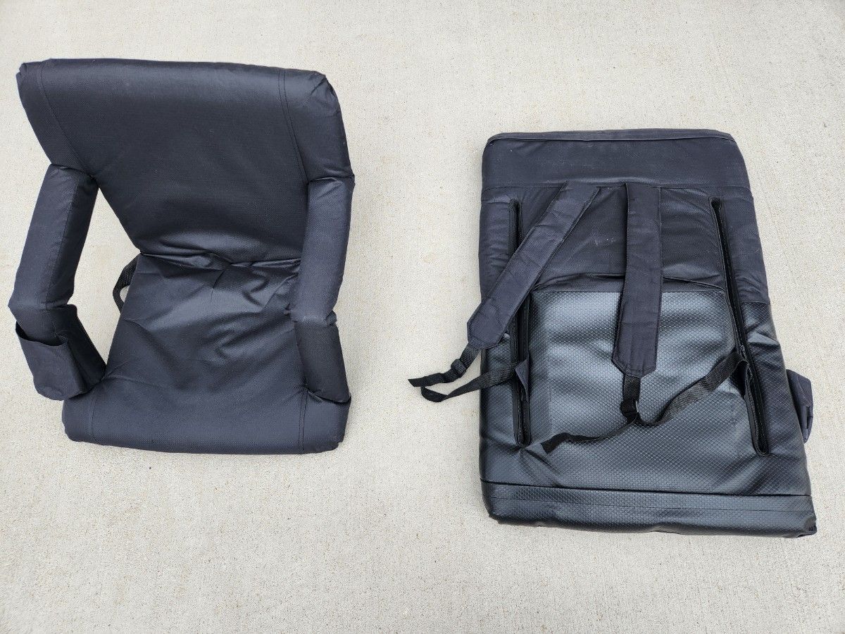 foldable seat chair
backpack straps
good for picnic, climbing
size: 31x21x3D"
Seat height: 16H"
$10/pc
total: 2 pcs