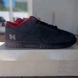 Nike SB Dunk Low Supreme Black Sneakers