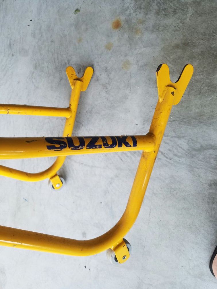 Suzuki motorcycle stand