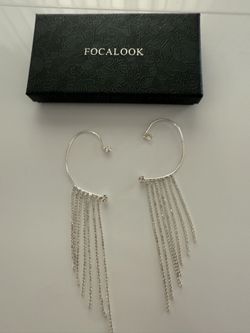 hook on earrings 