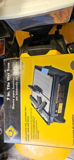 Tile cutting tool