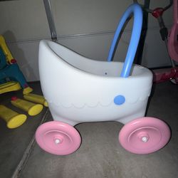 Little Tikes classic bay doll stroller