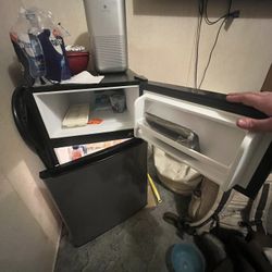 Whirlpool Mini Fridge 