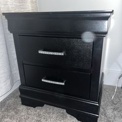 Black Bedroom Furniture Set – Dresser, Chest & Nightstand