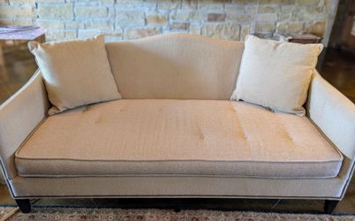 INCREDIBLE CONDITION Bassett Custom Upholstered Sofa: Curved Back, Reversible Cushion, Nailhead Trim