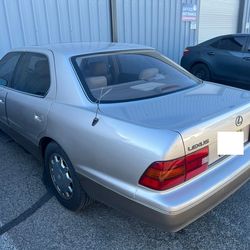 1996 Lexus LS 400