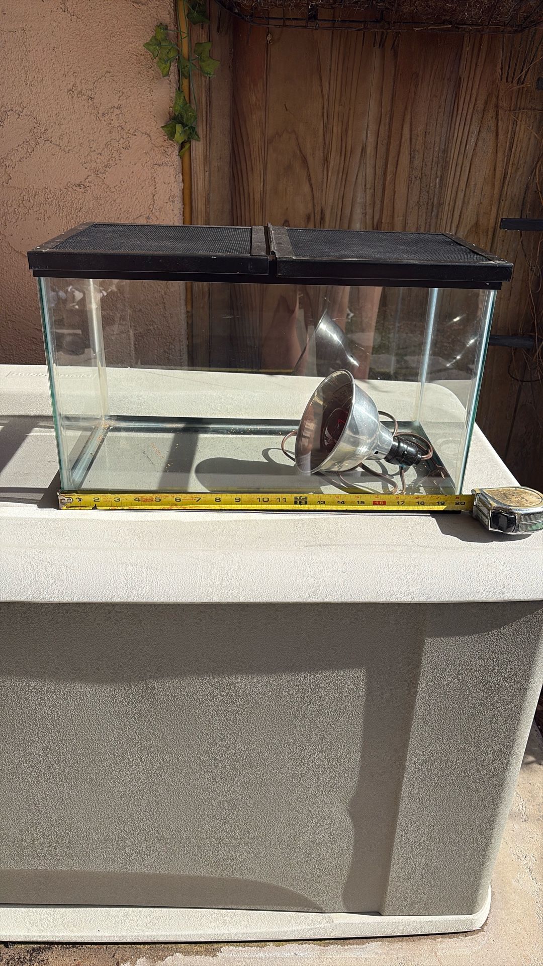 Fish/Reptile- Tank/Aquarium