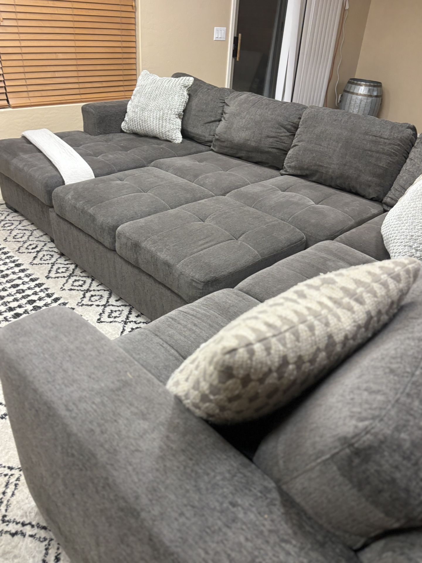 Ashley 3pc Sectional W Pullout bed/Storage Chaise