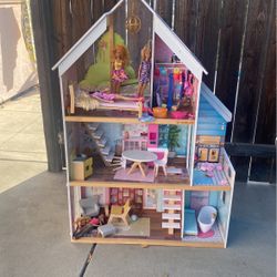 Doll House With Furniture 