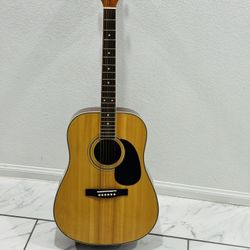 Starcaster Fender Acoustic Guitar 