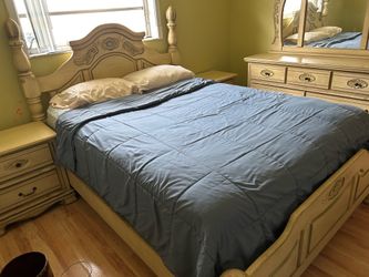 Bedroom set