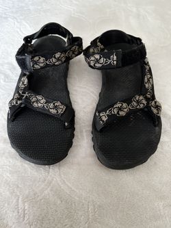 Reva’s Sandals Women Size 8 - 92124