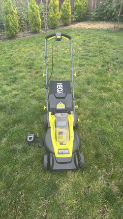 Electric lawnmower