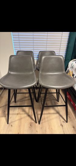 Sillas / Chairs