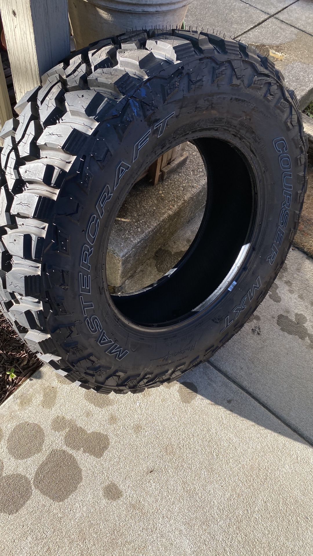 Tire Jeep and truck Mastercraft courser MXT LT 274/70R18