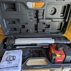 SKIL 8602-RL Level w/Stand in Case