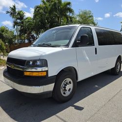 2018, Chevrolet Express Passenger 